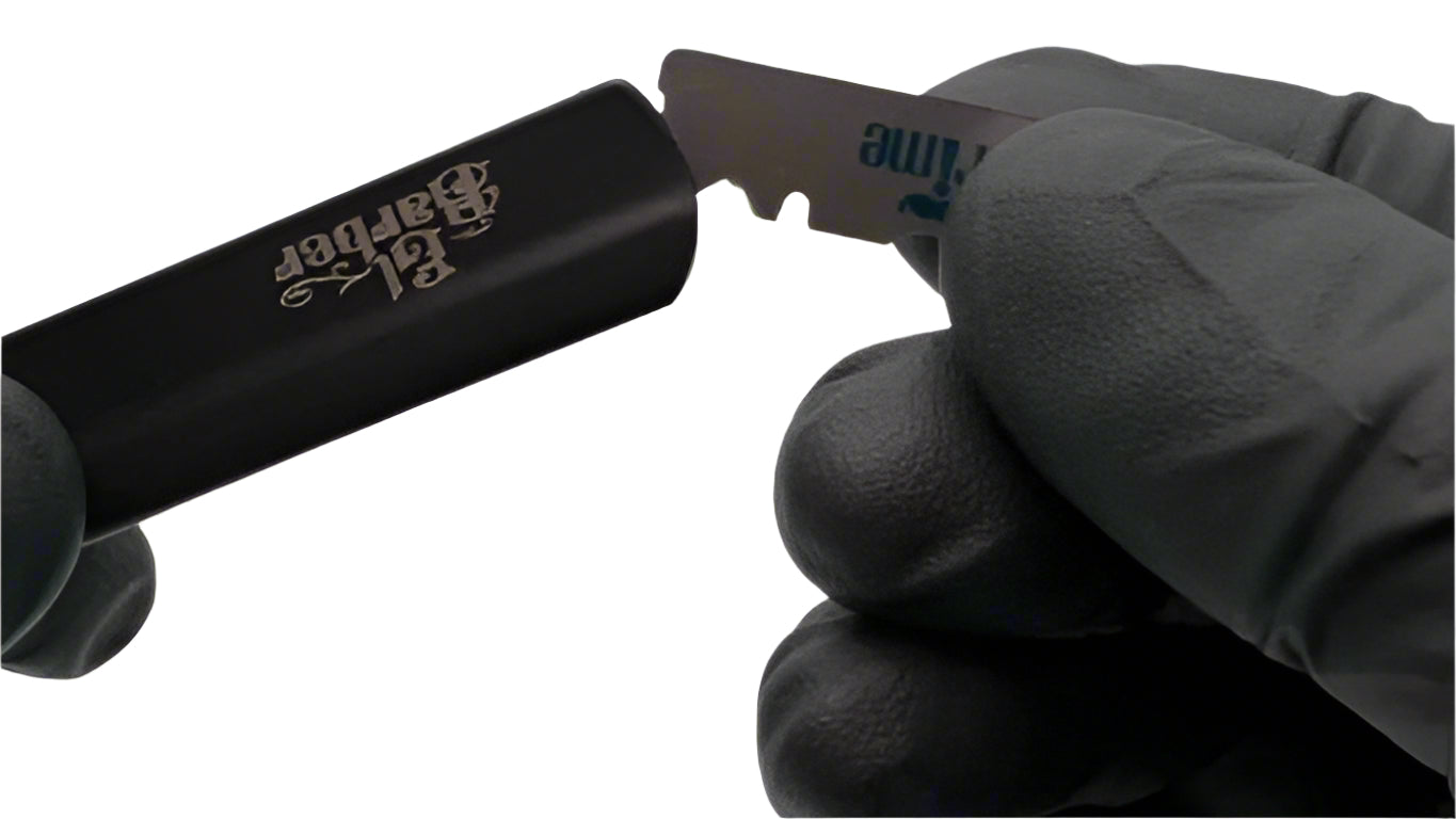 Load video: A video demonstrating how to load the el berber Turkish razor